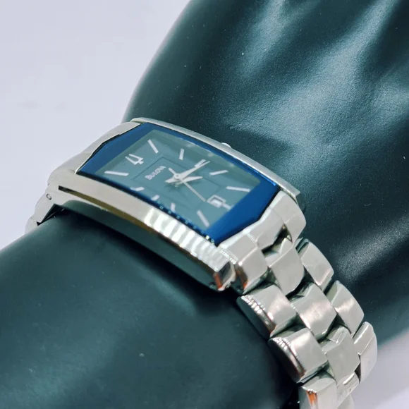 ✨️Bulova✨️ Classic Blue Dial Watch - Picture 7 of 11